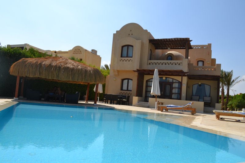 Villa-heated pool